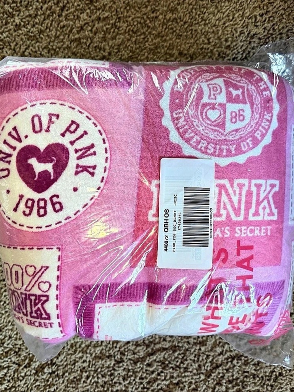 Victoria's Secret Pink Logo Print NWT
50”X59.8”